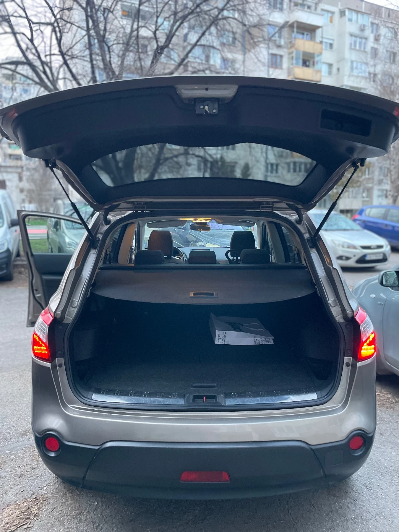 Nissan Qashqai 2.0 DCI Qashqai + 2, снимка 4 - Автомобили и джипове - 53989333