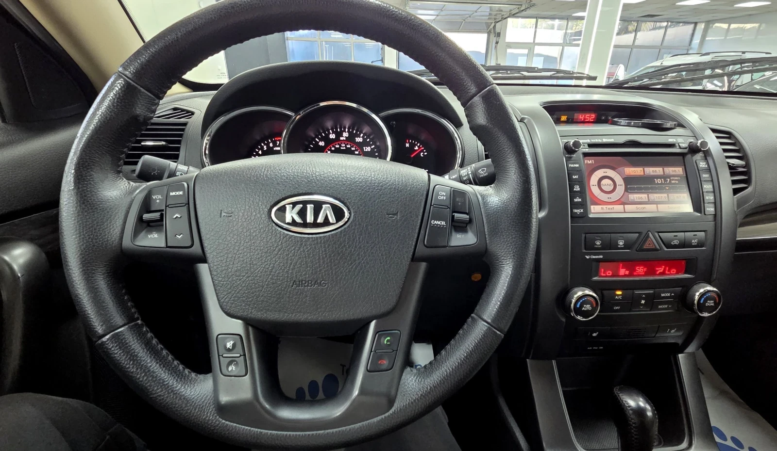 Kia Sorento 4WD/3.5/7Места/DVD, снимка 12 - Автомобили и джипове - 54337462