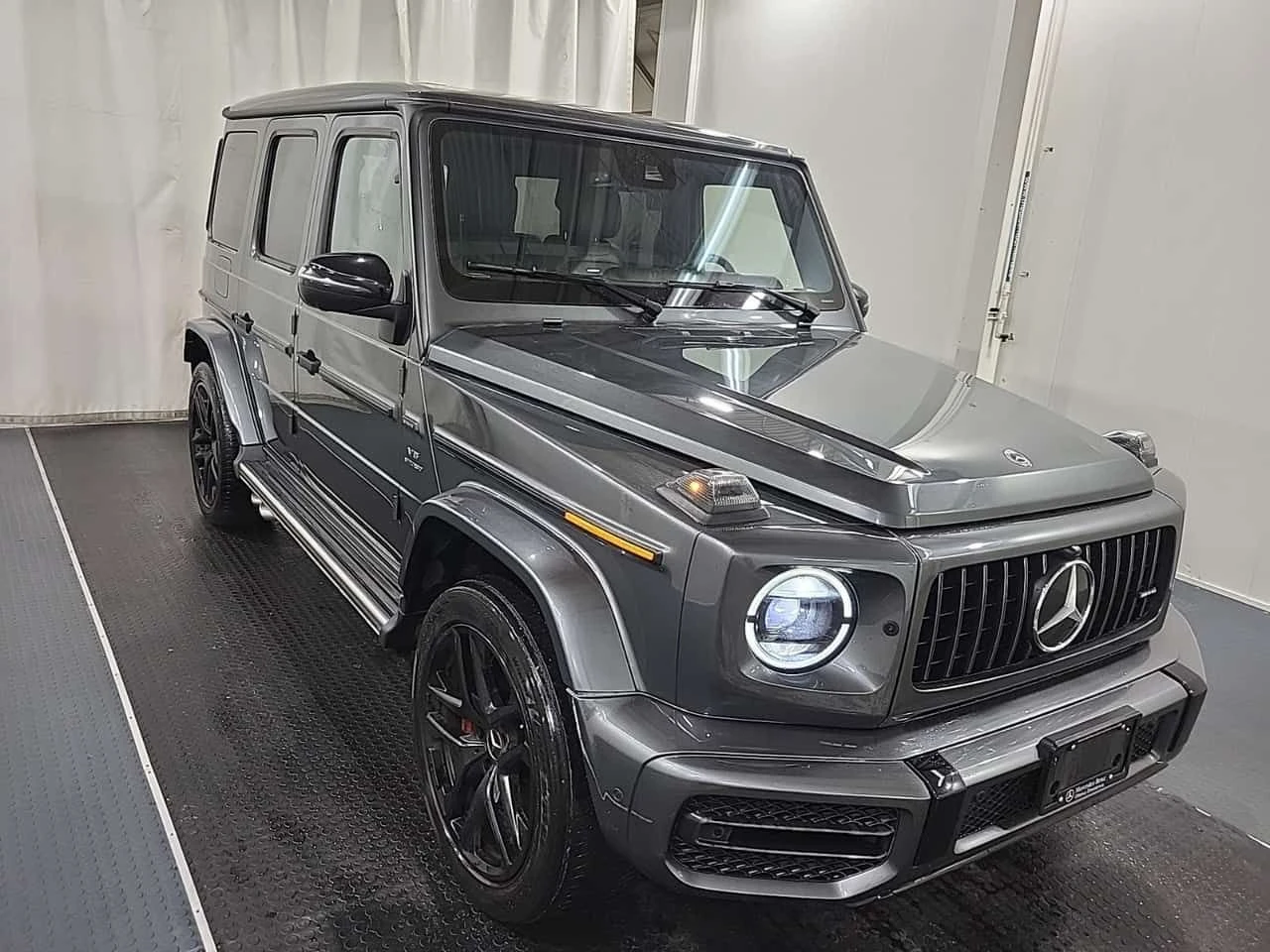 Mercedes-Benz G 63 AMG * CARFAX * ДИСТРОНИК * ОБДУХВАНЕ * АВТОКРЕДИТ * , снимка 2 - Автомобили и джипове - 54830630