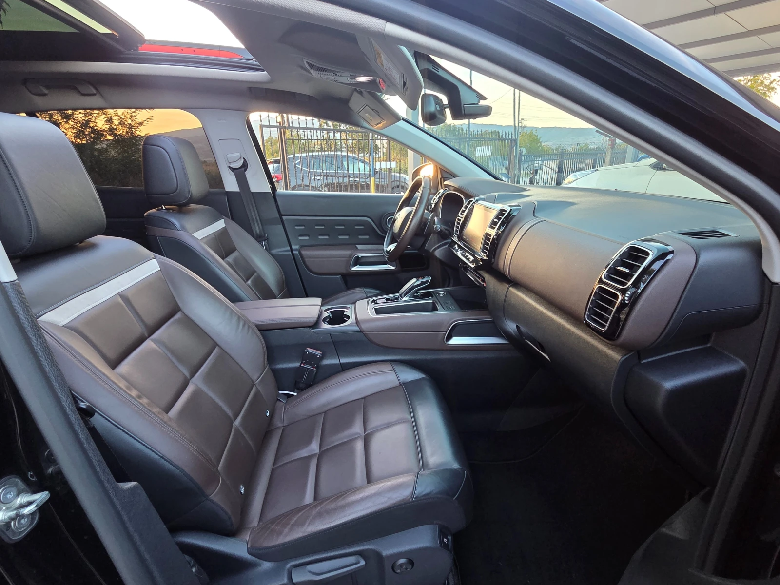 Citroen C5 Aircross 2.0 HDI * 180 PS* PANORAMA* PAMET* 360-KAMERI* KAY, снимка 14 - Автомобили и джипове - 56330211
