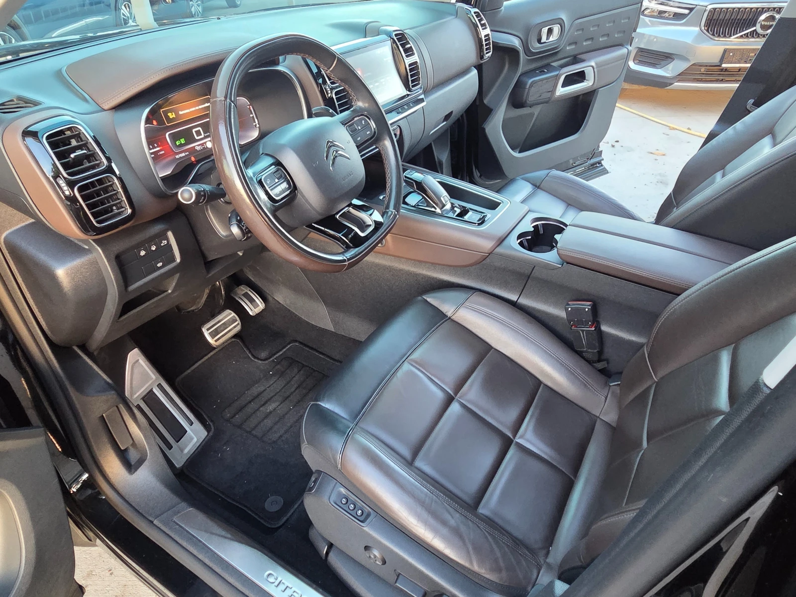 Citroen C5 Aircross 2.0 HDI * 180 PS* PANORAMA* PAMET* 360-KAMERI* KAY, снимка 16 - Автомобили и джипове - 56330211