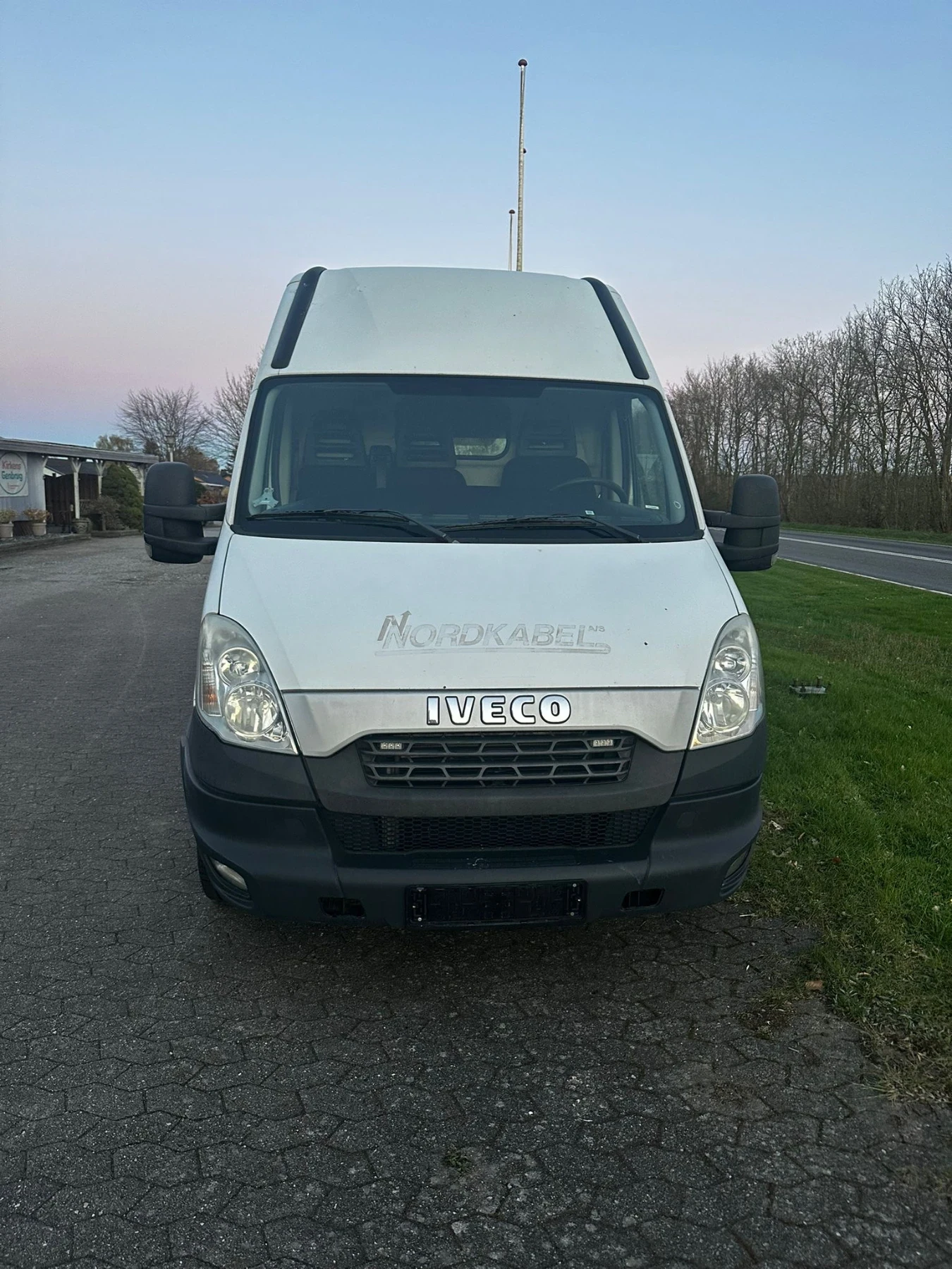 Iveco 35s15 6 скорости Климатик, снимка 2 - Бусове и автобуси - 54977376