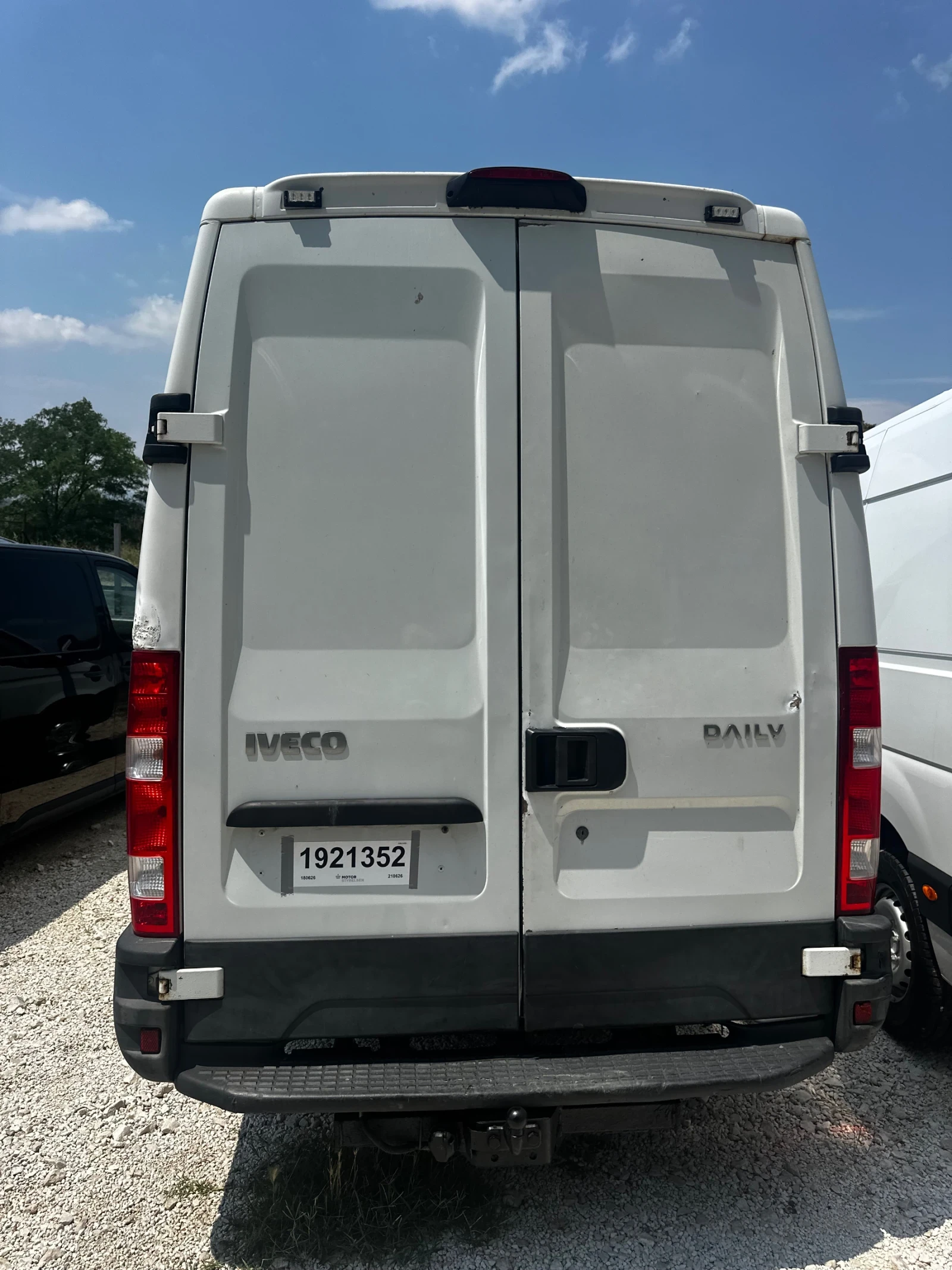 Iveco 35s15 6 скорости Климатик, снимка 5 - Бусове и автобуси - 54977376