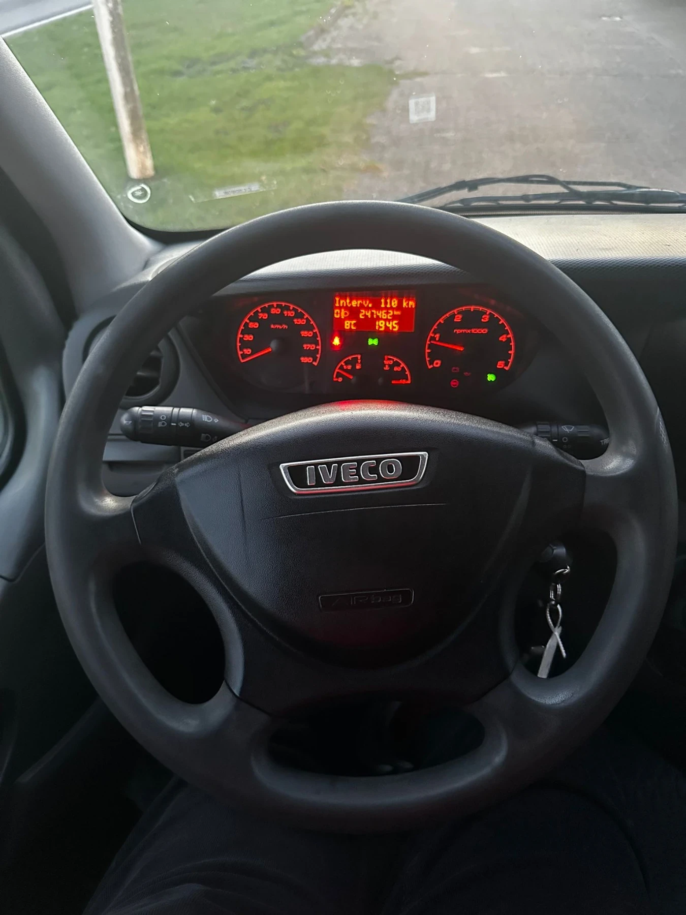 Iveco 35s15 6 скорости Климатик, снимка 14 - Бусове и автобуси - 54977376