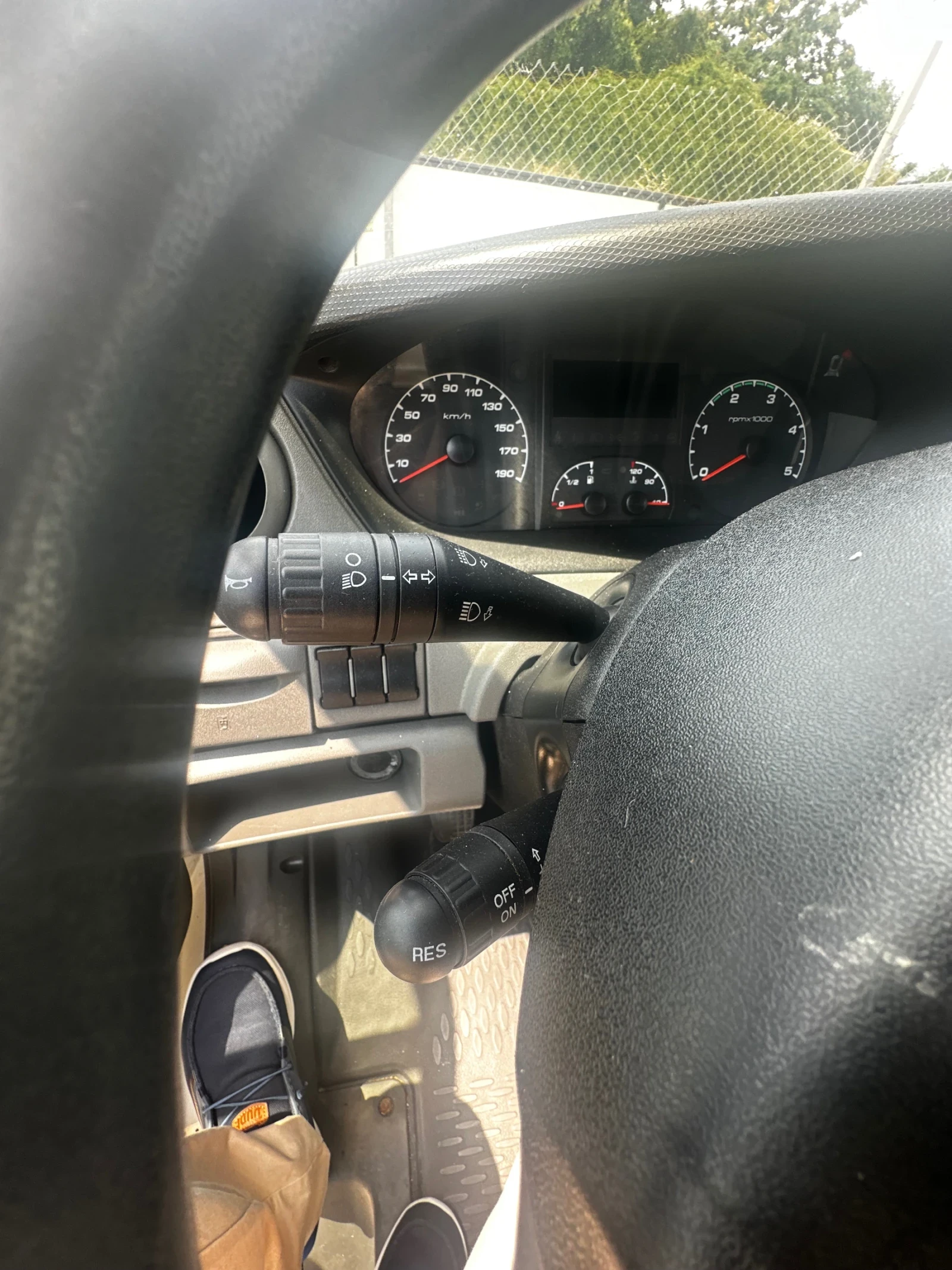 Iveco 35s15 6 скорости Климатик, снимка 11 - Бусове и автобуси - 54977376