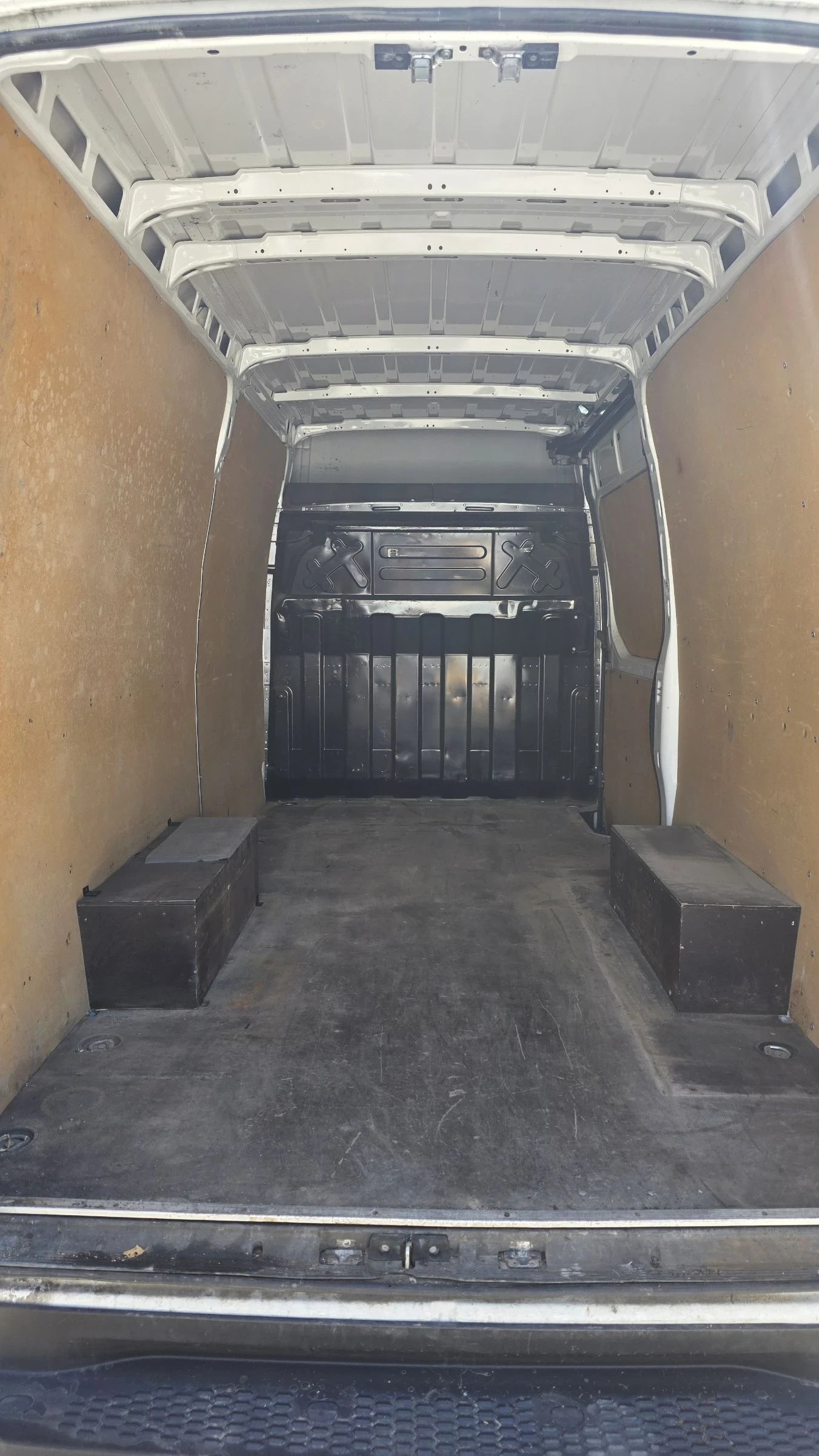 Iveco Daily 35S14 EURO 6 B, снимка 11 - Бусове и автобуси - 55541325