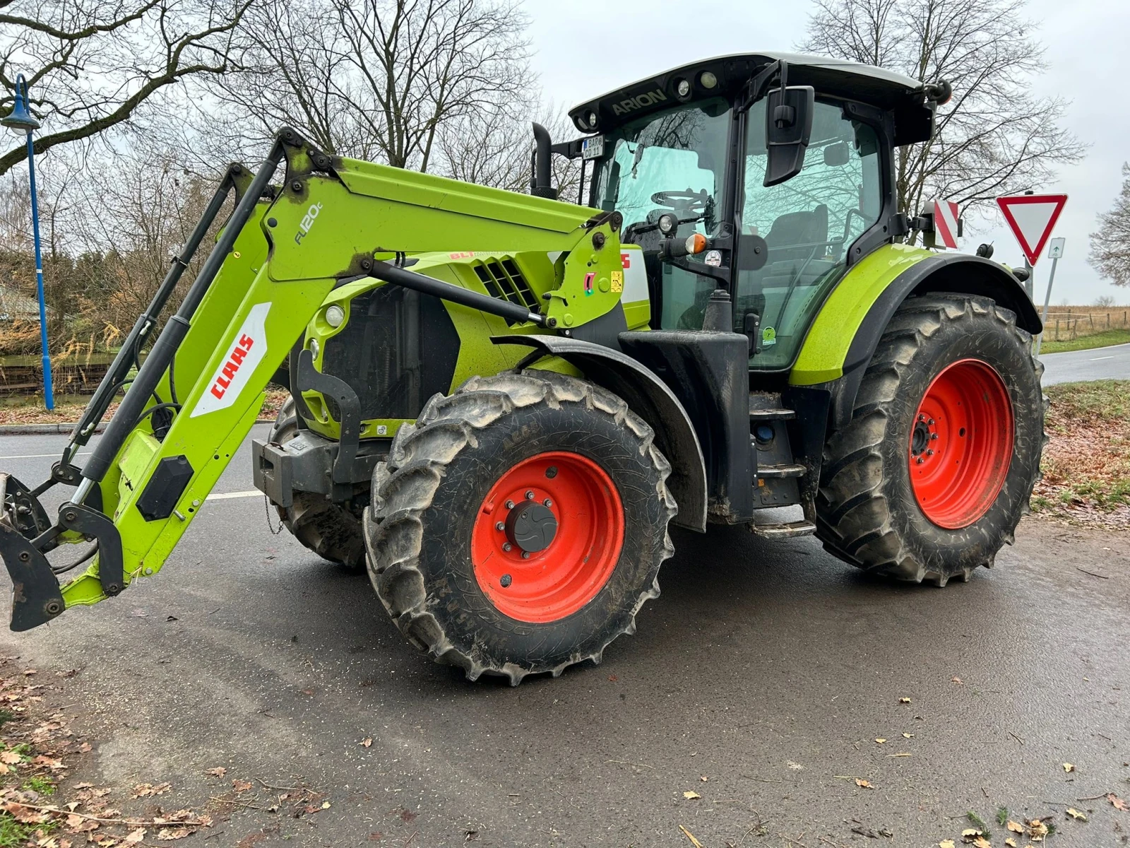 Трактор Claas ARION 610 С ТОВАРАЧ ЛИЗИНГ - изображение 3