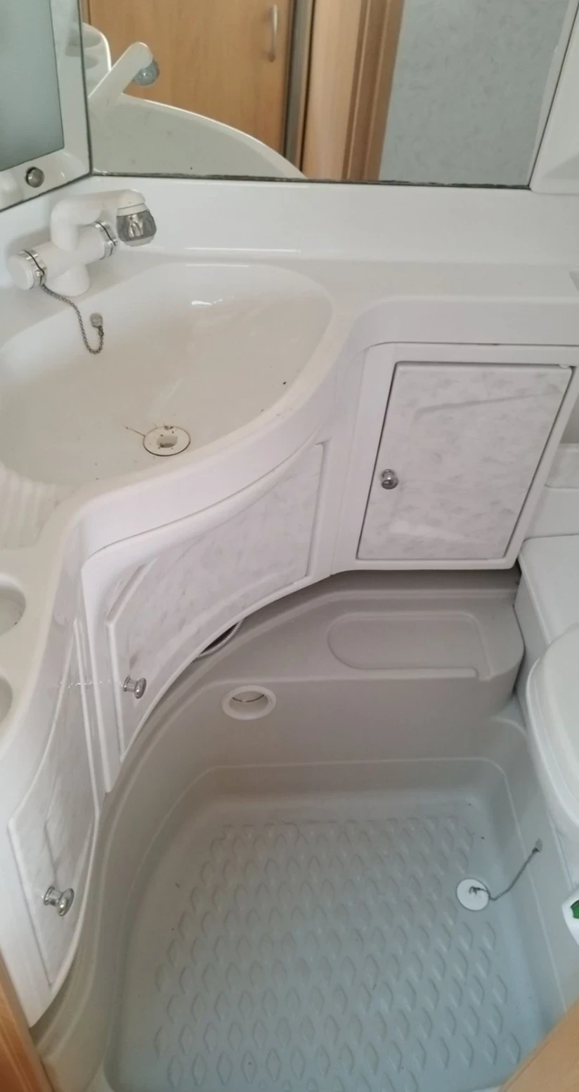 Каравана Hobby  de luxe easy 440 sf  - изображение 10