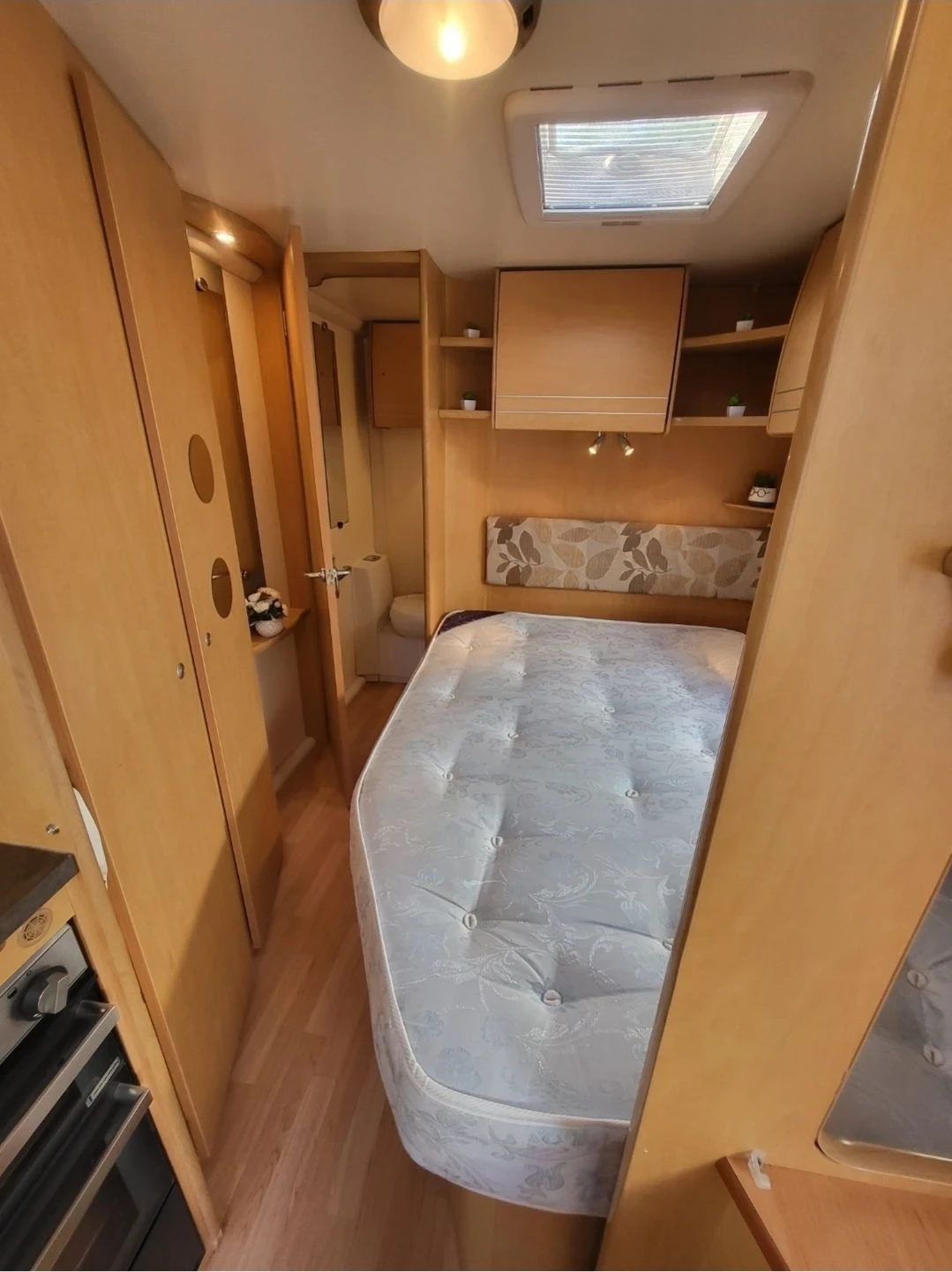Каравана Други Bailey Olympus, снимка 11 - Каравани и кемпери - 56643015
