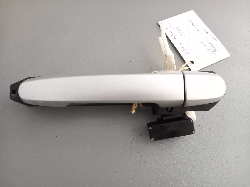 Дръжка врата задна дясна Тойота Рав4 2.2дкат (6)