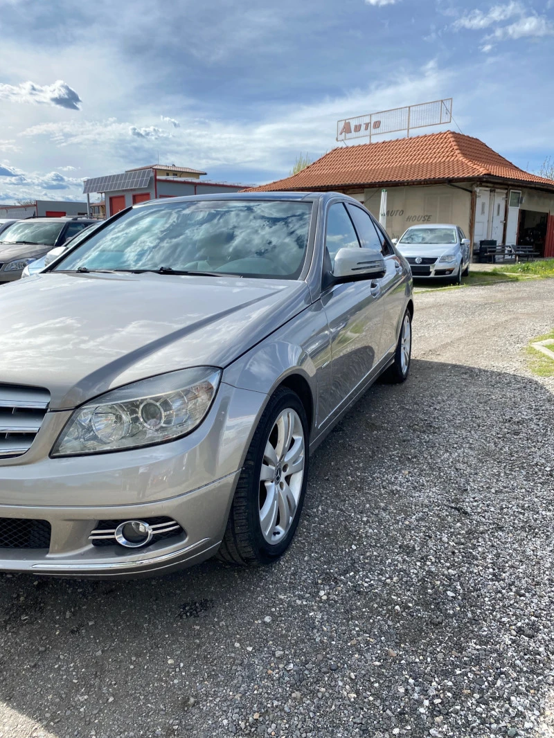 Mercedes-Benz C 220 Avantgarde 2.2 CDI , снимка 4 - Автомобили и джипове - 47229937