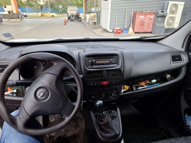 Opel Combo 1.4 cng, снимка 9 - Автомобили и джипове - 47467462