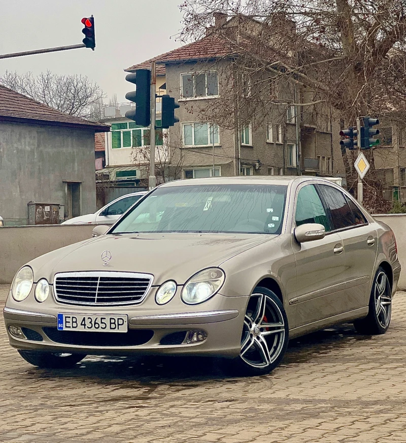 Mercedes-Benz E 220 Elegance , снимка 1 - Автомобили и джипове - 49436420