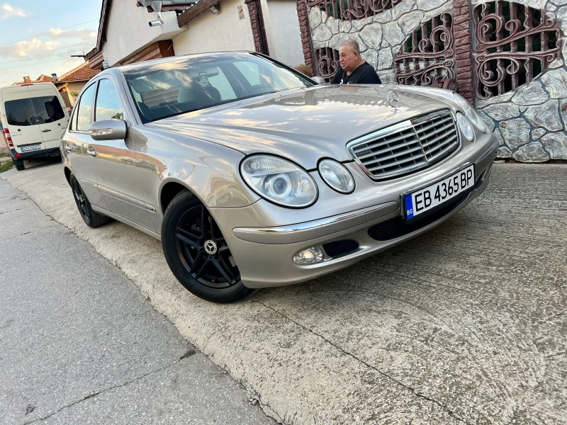 Mercedes-Benz E 220, снимка 8 - Автомобили и джипове - 47163094