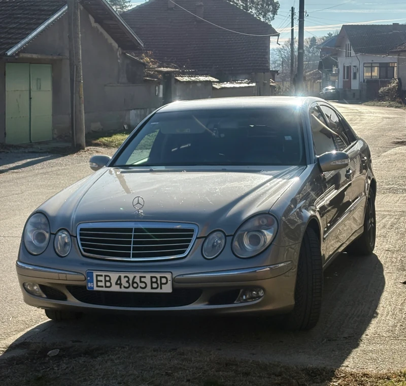 Mercedes-Benz E 220 Elegance , снимка 4 - Автомобили и джипове - 48402804