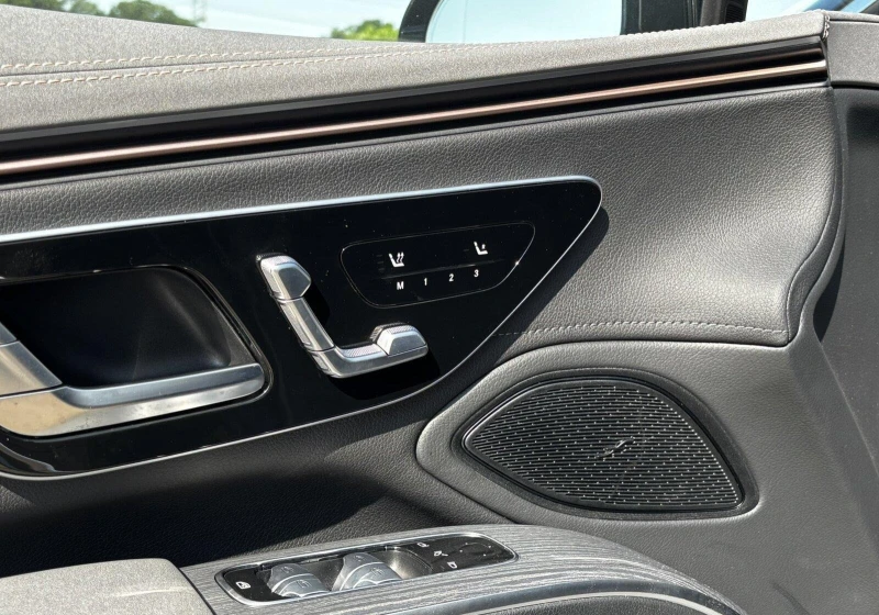 Mercedes-Benz EQS 450+ /AMG/LED/KEYLESS/CAMERA/MEMORY/125kWh/, снимка 8 - Автомобили и джипове - 50891599