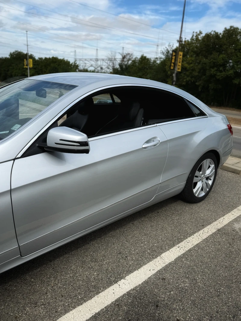Mercedes-Benz E 250 ОБСЛУЖЕН//НОВ ВНОС//2-РИ СОБСТВЕНИ//ИТАЛИЯ, снимка 4 - Автомобили и джипове - 51778635
