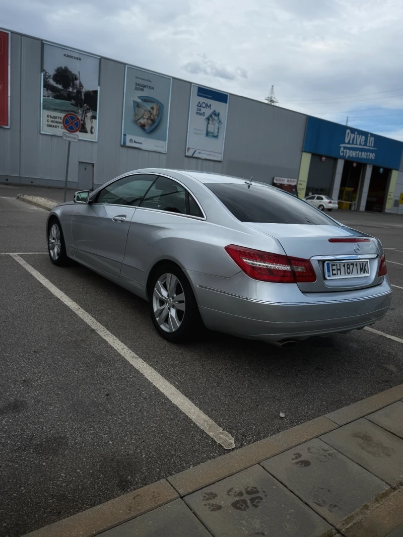 Mercedes-Benz E 250 ОБСЛУЖЕН//НОВ ВНОС//2-РИ СОБСТВЕНИ//ИТАЛИЯ, снимка 5 - Автомобили и джипове - 51778635