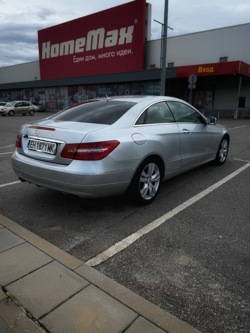Mercedes-Benz E 250 ОБСЛУЖЕН//НОВ ВНОС//2-РИ СОБСТВЕНИ//ИТАЛИЯ, снимка 6 - Автомобили и джипове - 51778635