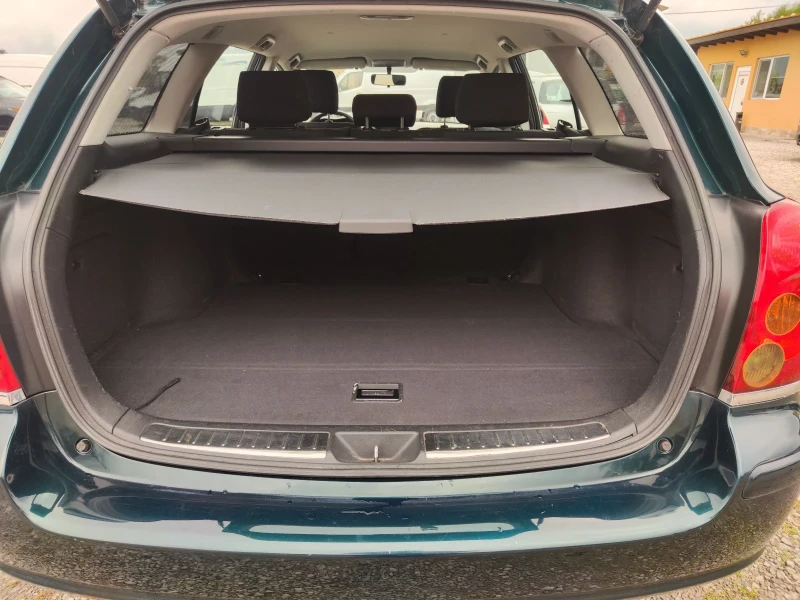 Toyota Avensis 1, 8I   129 k.s., снимка 9 - Автомобили и джипове - 51884406