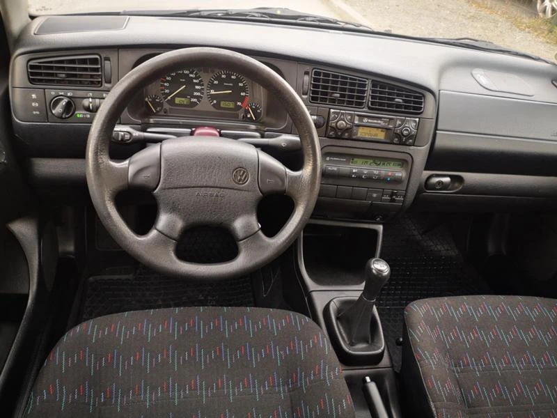 VW Golf 2.0i 4x4 Германия , снимка 11 - Автомобили и джипове - 34878237