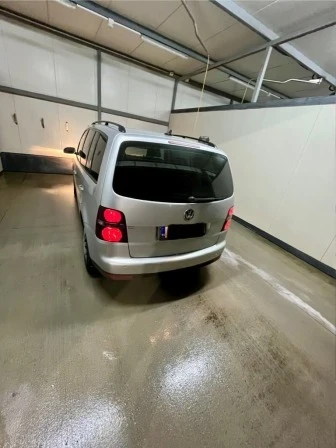 VW Touran 2.0, снимка 3 - Автомобили и джипове - 54975610
