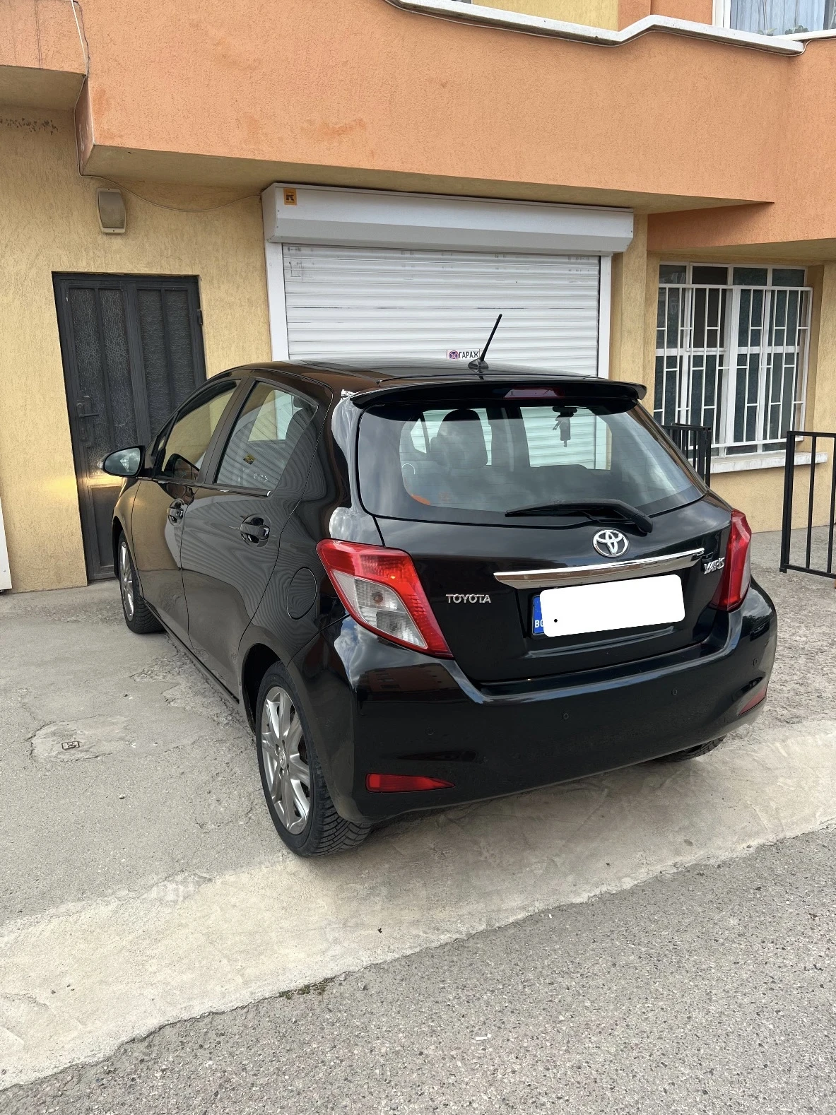 Toyota Yaris 1.3i Камера/Климатик - изображение 2
