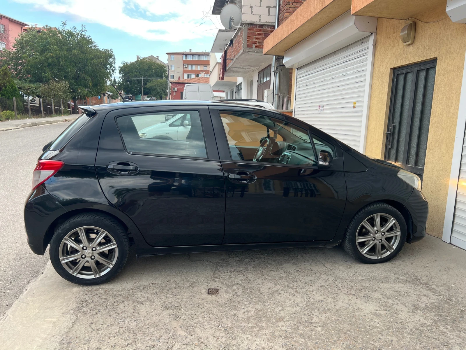 Toyota Yaris 1.3i Камера/Климатик - изображение 5