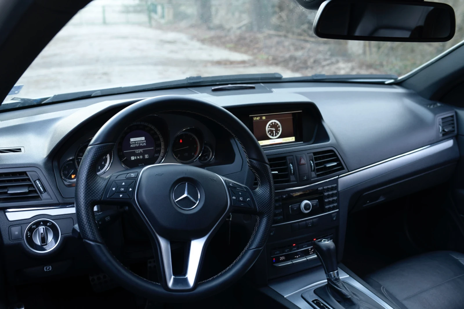 Mercedes-Benz E 250 ОБСЛУЖЕН//НОВ ВНОС//2-РИ СОБСТВЕНИК//ИТАЛИЯ, снимка 7 - Автомобили и джипове - 52916765