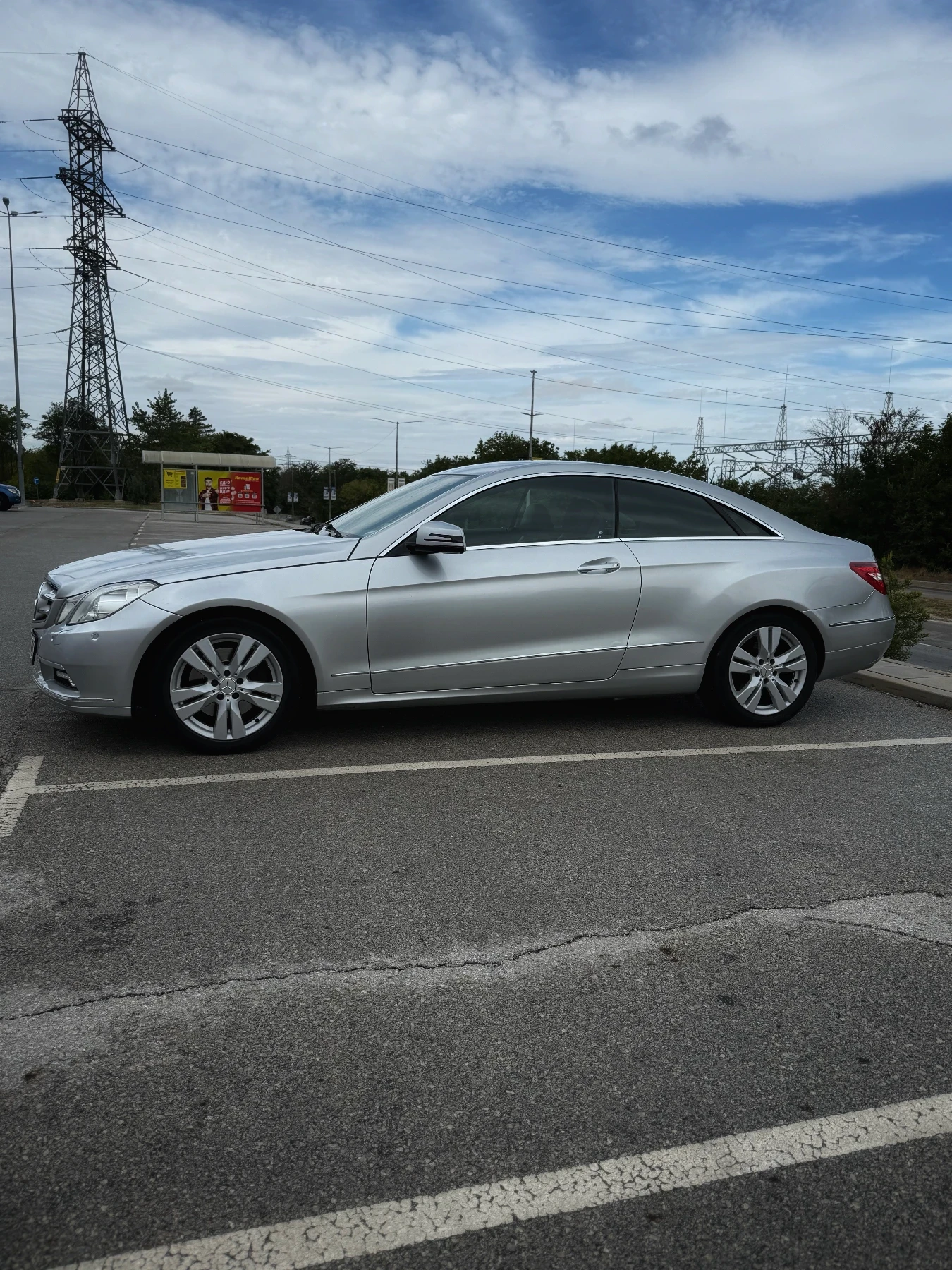 Mercedes-Benz E 250 ОБСЛУЖЕН/КУПЕ/ИТАЛИЯ/2-РИ СОБСТВЕНИК/РЕАЛНИ КМ - изображение 2