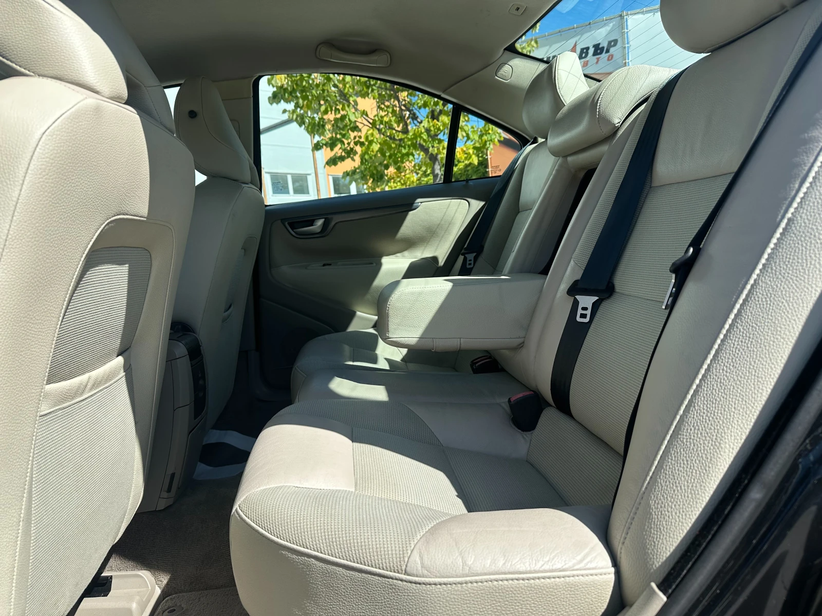 Volvo S60 2.4d 185 к.с. - изображение 9