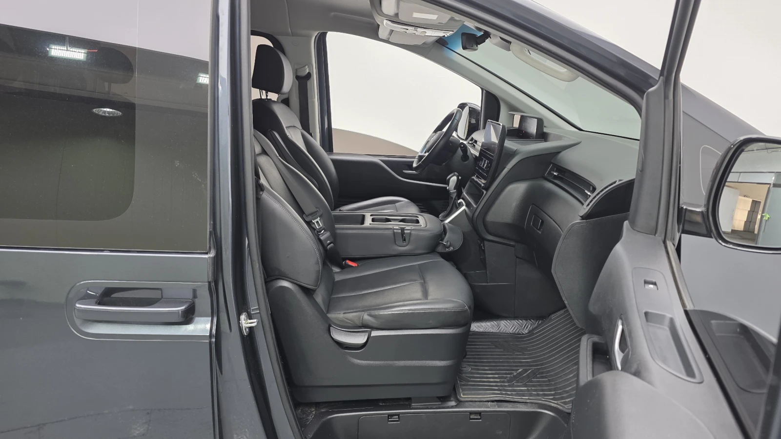 Hyundai Staria L3.5 Tourer 9seater autogeorge.com - изображение 10