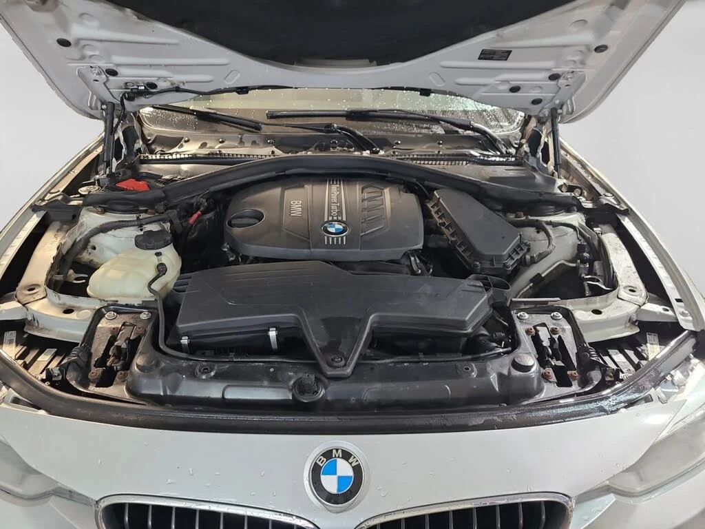 BMW 320 xDrive* Sedan* AвтоКредит* (ЦЕНА ДО БГ), снимка 15 - Автомобили и джипове - 53750328