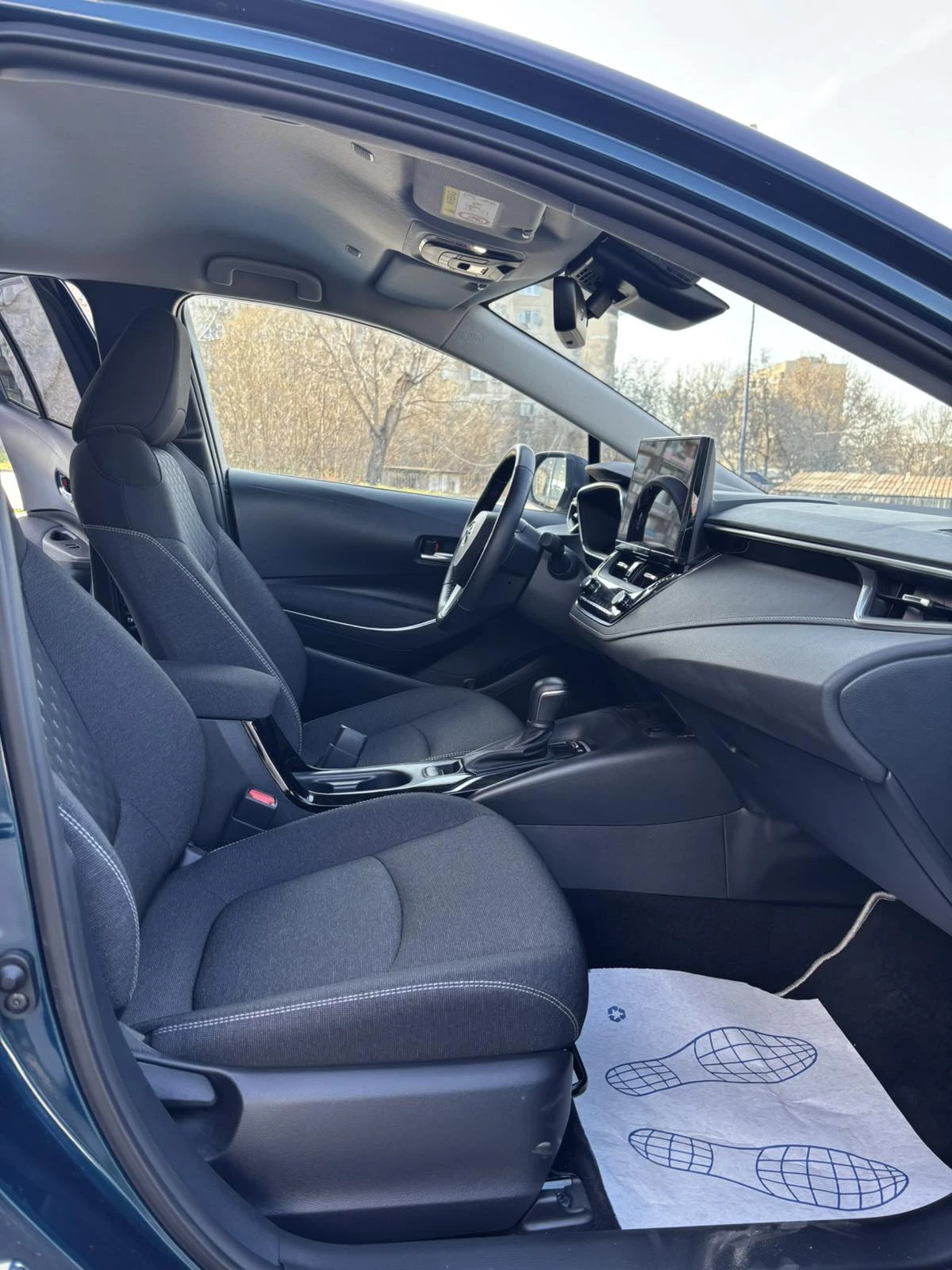 Toyota Corolla Executive Plus, снимка 14 - Автомобили и джипове - 53904295