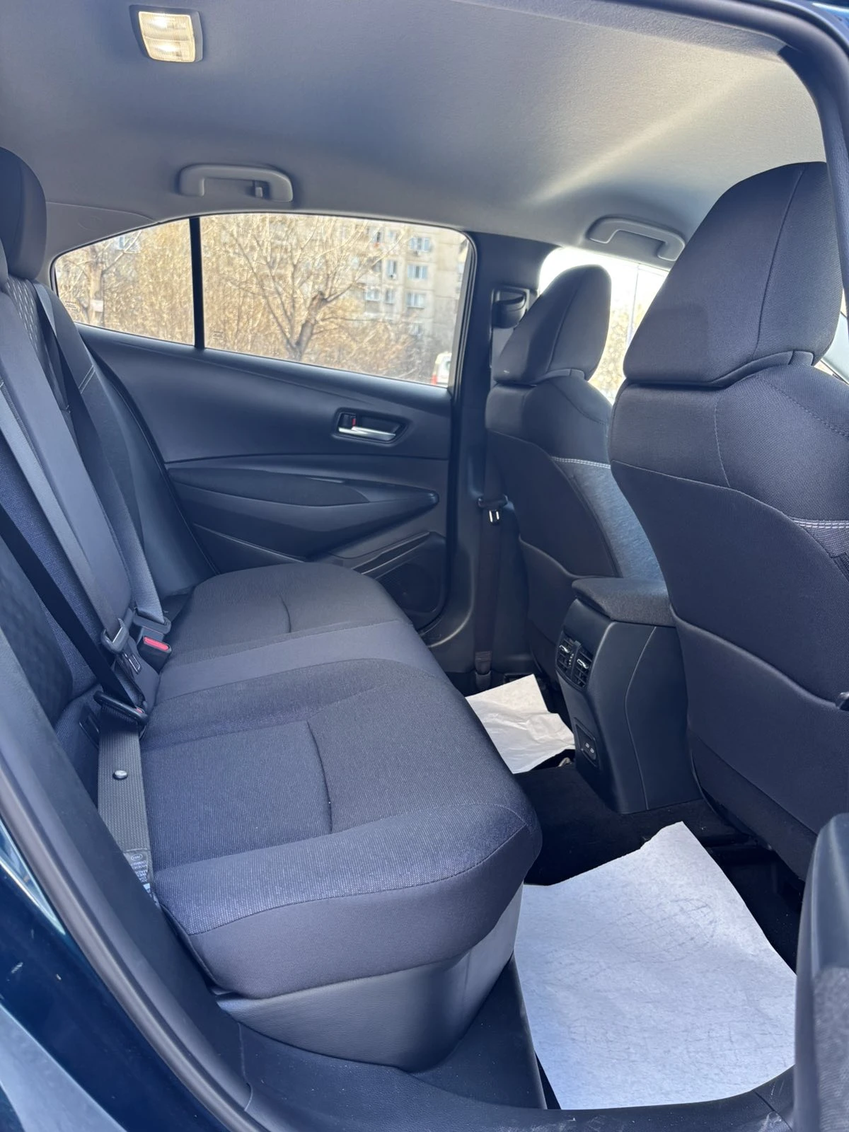 Toyota Corolla Executive Plus, снимка 15 - Автомобили и джипове - 53904295