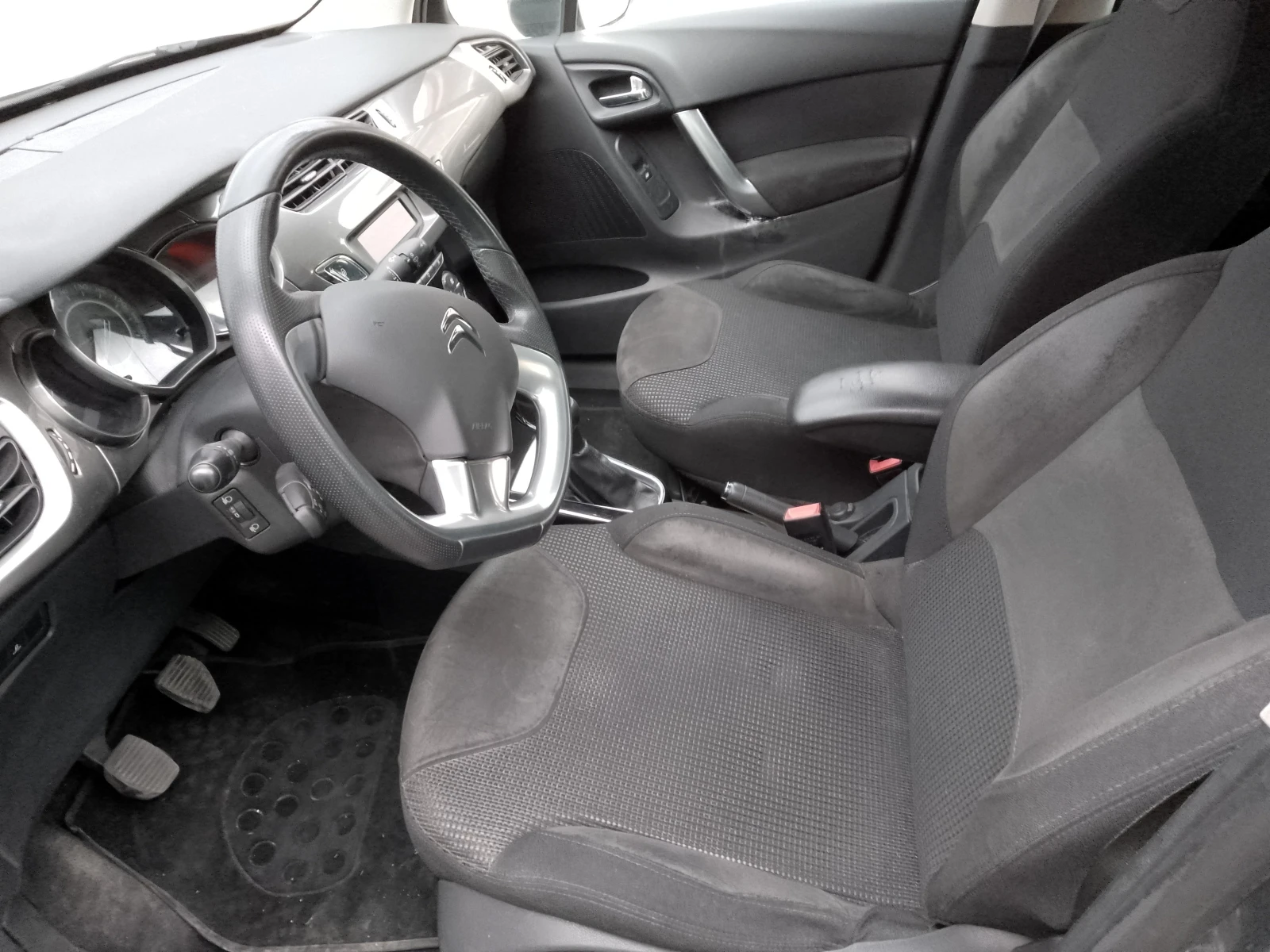 Citroen C3 1.4 Бензин/ LPG Фабрична газ, снимка 6 - Автомобили и джипове - 53965188