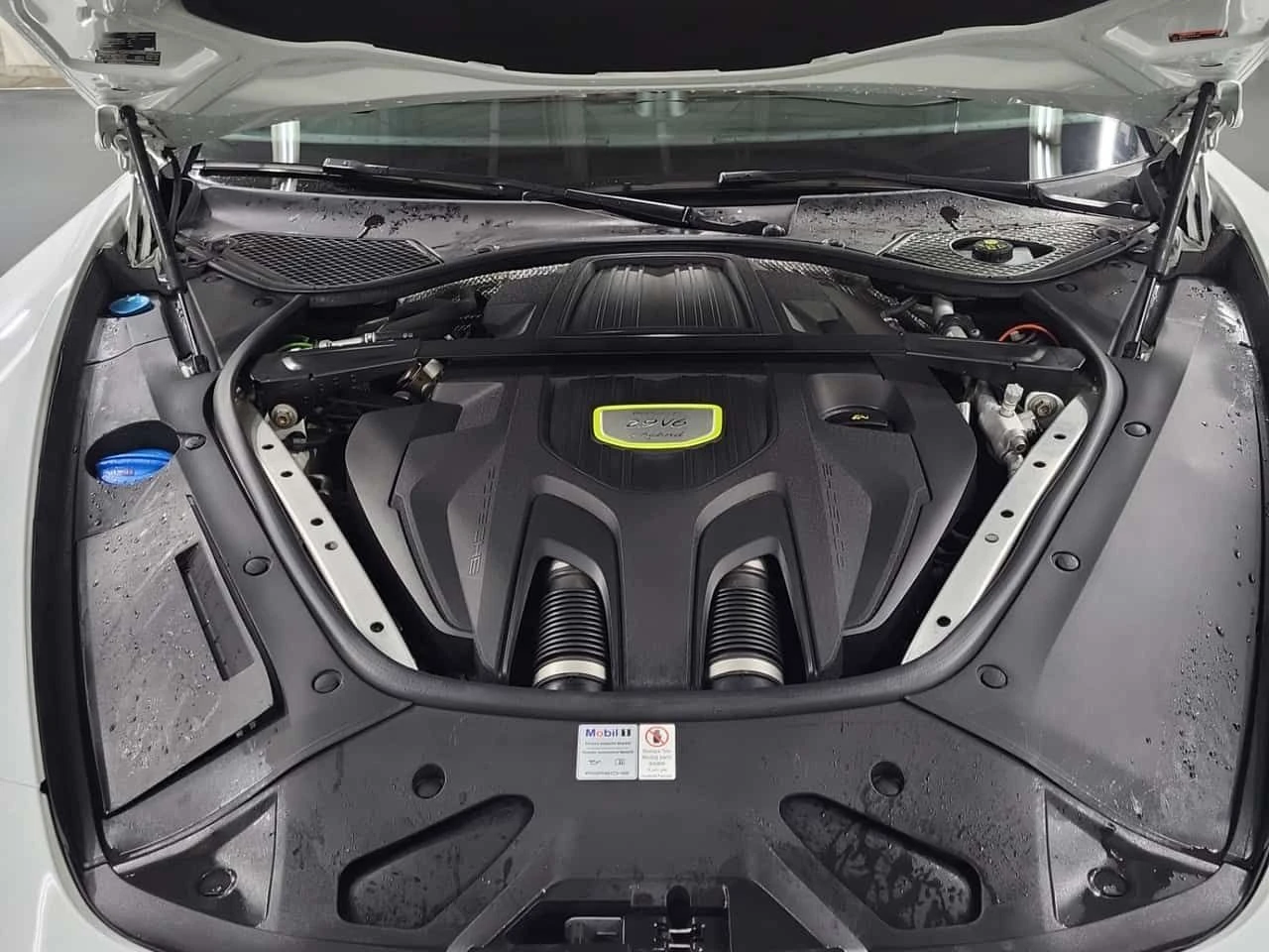 Porsche Panamera * 4 E HYBRID * CARFAX * KEYLESS * PANO, снимка 16 - Автомобили и джипове - 53979308