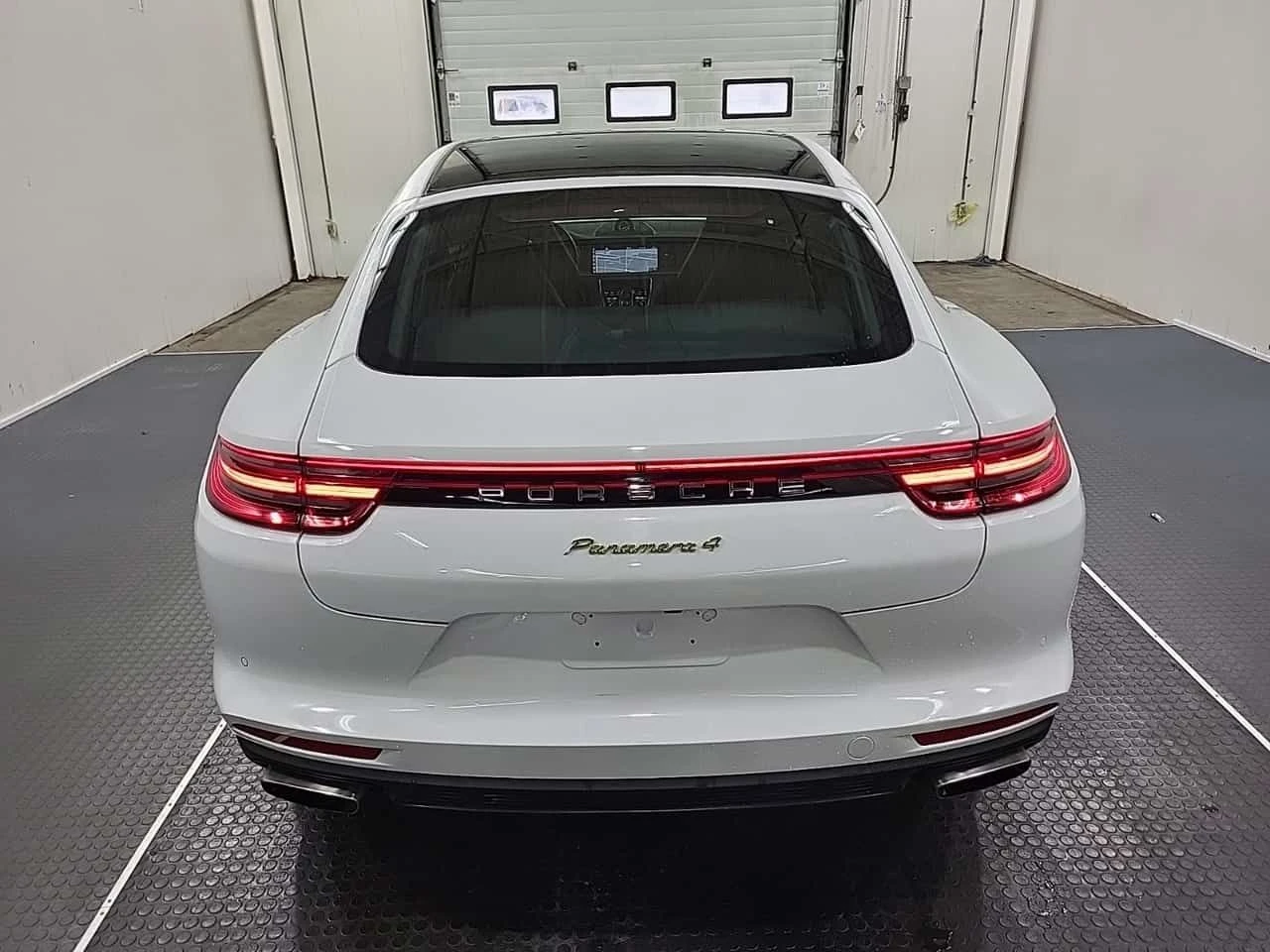 Porsche Panamera * 4 E HYBRID * CARFAX * KEYLESS * PANO, снимка 17 - Автомобили и джипове - 53979308