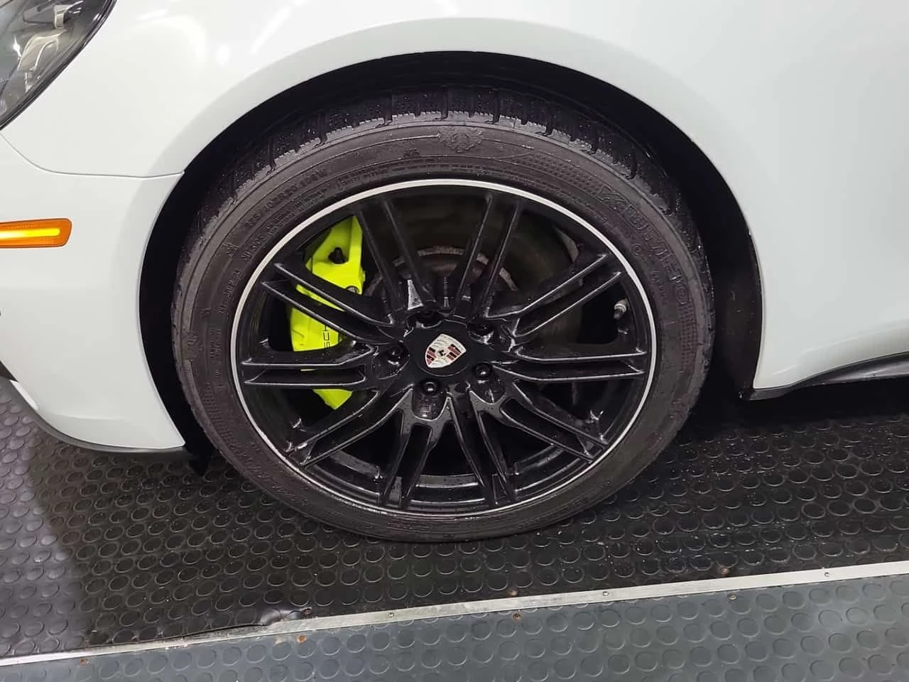 Porsche Panamera * 4 E HYBRID * CARFAX * KEYLESS * PANO, снимка 6 - Автомобили и джипове - 53979308