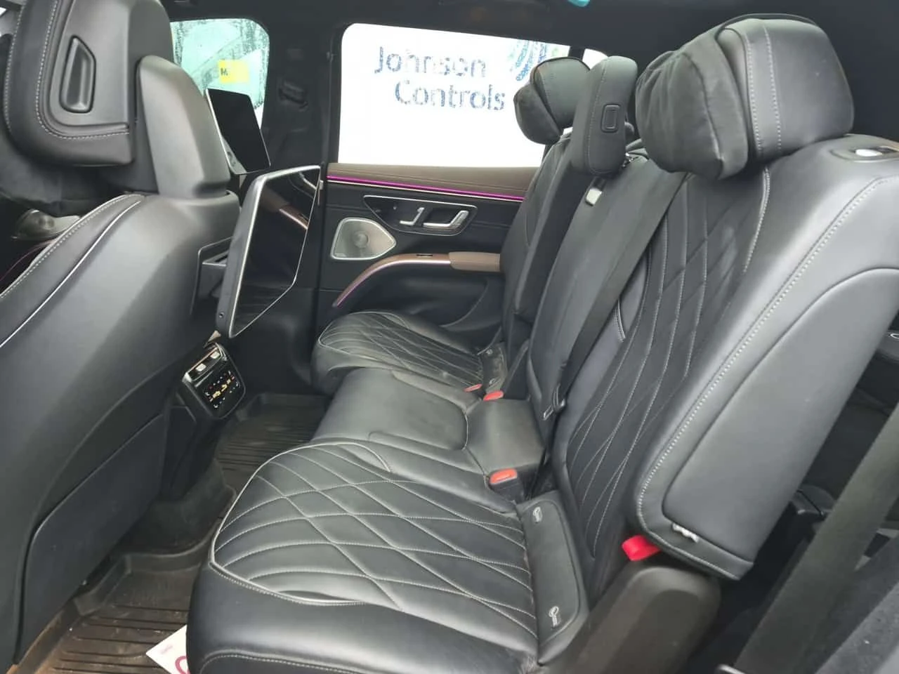 Mercedes-Benz EQS 580| BURMESTER| ОБДУХВАНЕ| HEAD-UP c AR| PANO| , снимка 12 - Автомобили и джипове - 54226844