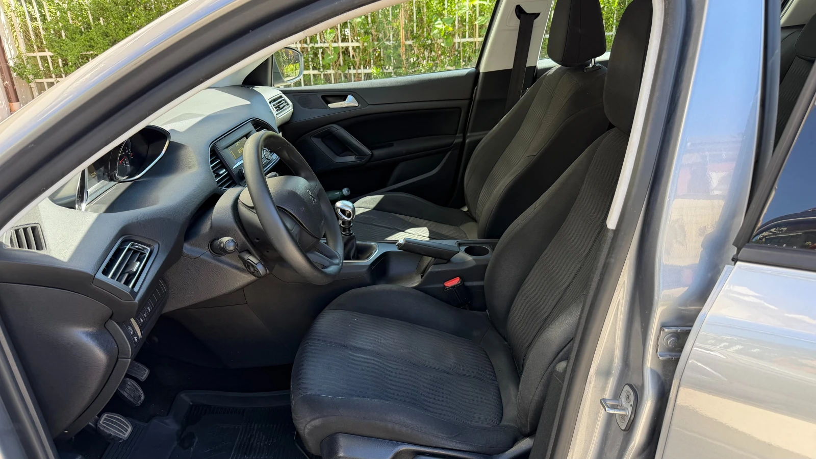 Peugeot 308 BlueHDI, снимка 11 - Автомобили и джипове - 54359635