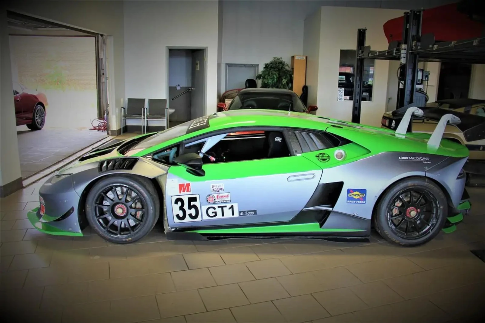 Lamborghini Huracan SUPER TROFEO * AвтоКредит * (ЦЕНА ДО БГ), снимка 4 - Автомобили и джипове - 55139195