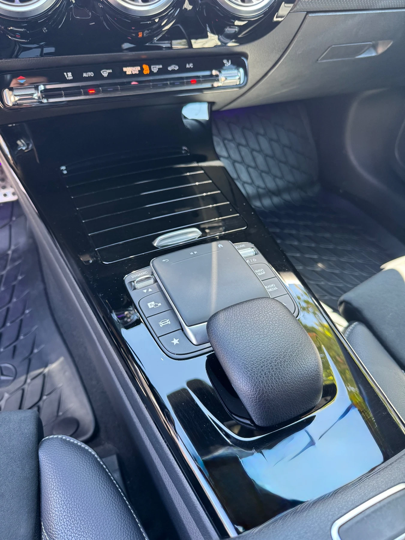 Mercedes-Benz CLA 200 AMG / Shadow Line / Edition, снимка 8 - Автомобили и джипове - 55730505
