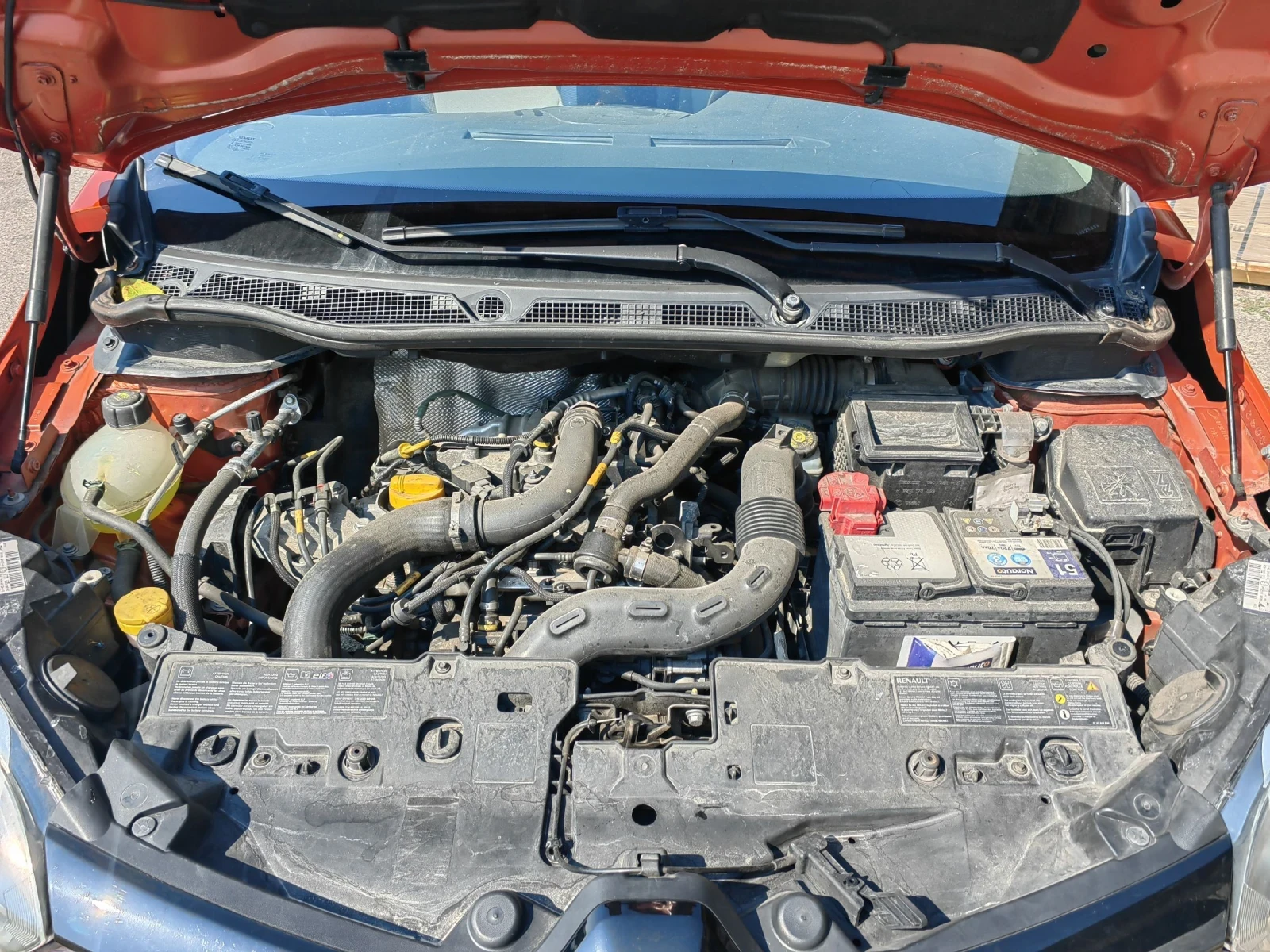 Renault Captur, снимка 8 - Автомобили и джипове - 55832561
