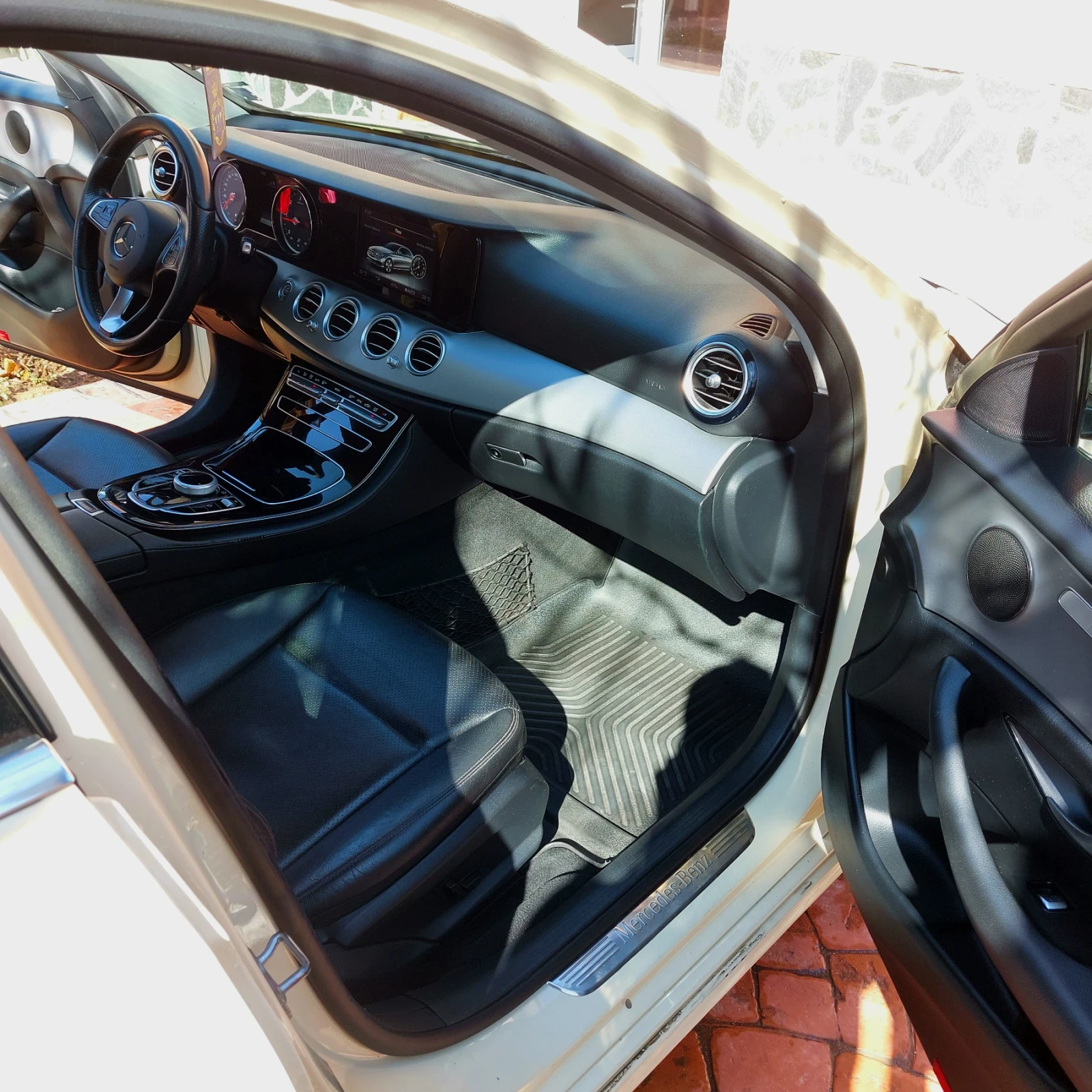 Mercedes-Benz E 200, снимка 6 - Автомобили и джипове - 55959996