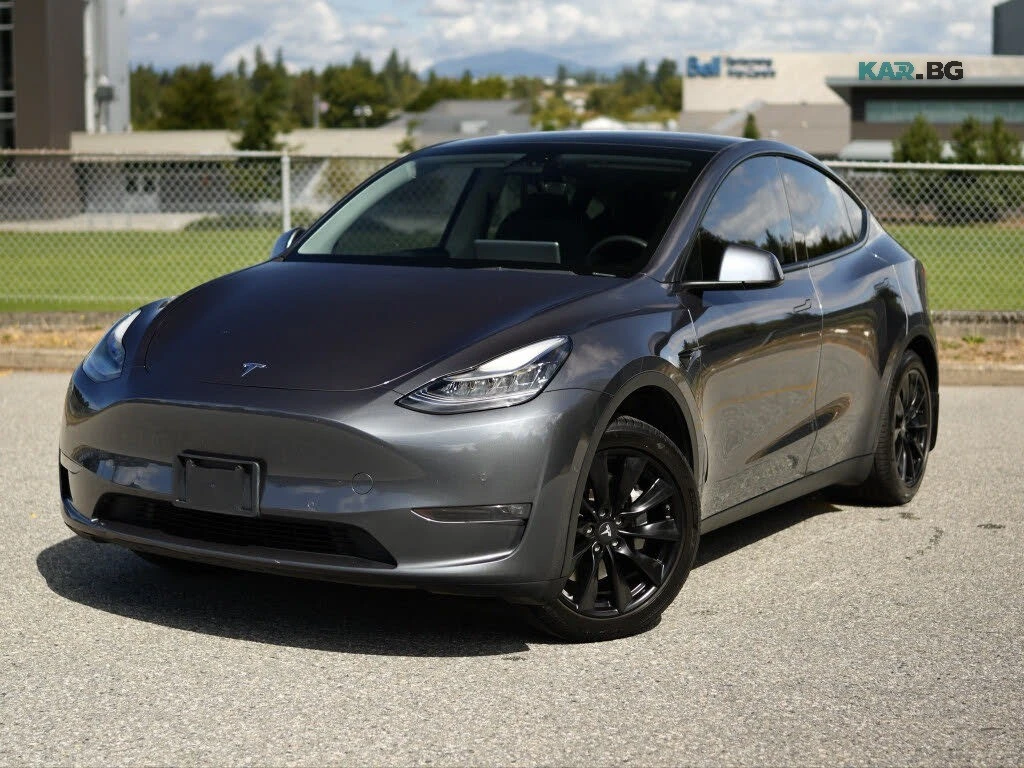 Tesla Model Y Standard Range* 