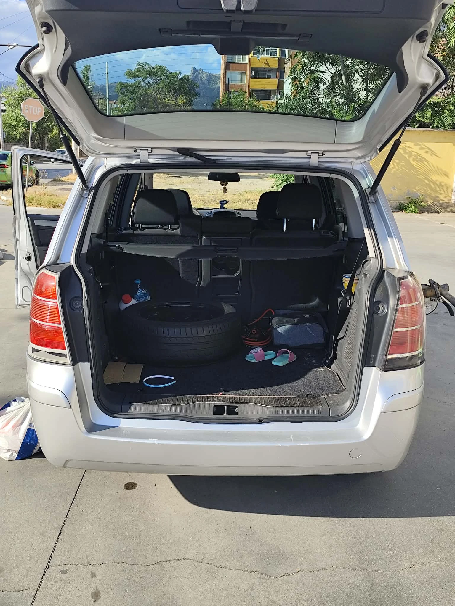 Opel Zafira Ван, снимка 8 - Автомобили и джипове - 56024271