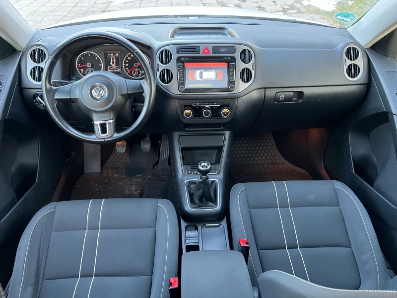 VW Tiguan 2.0-tdi Панорама, снимка 11 - Автомобили и джипове - 49248211