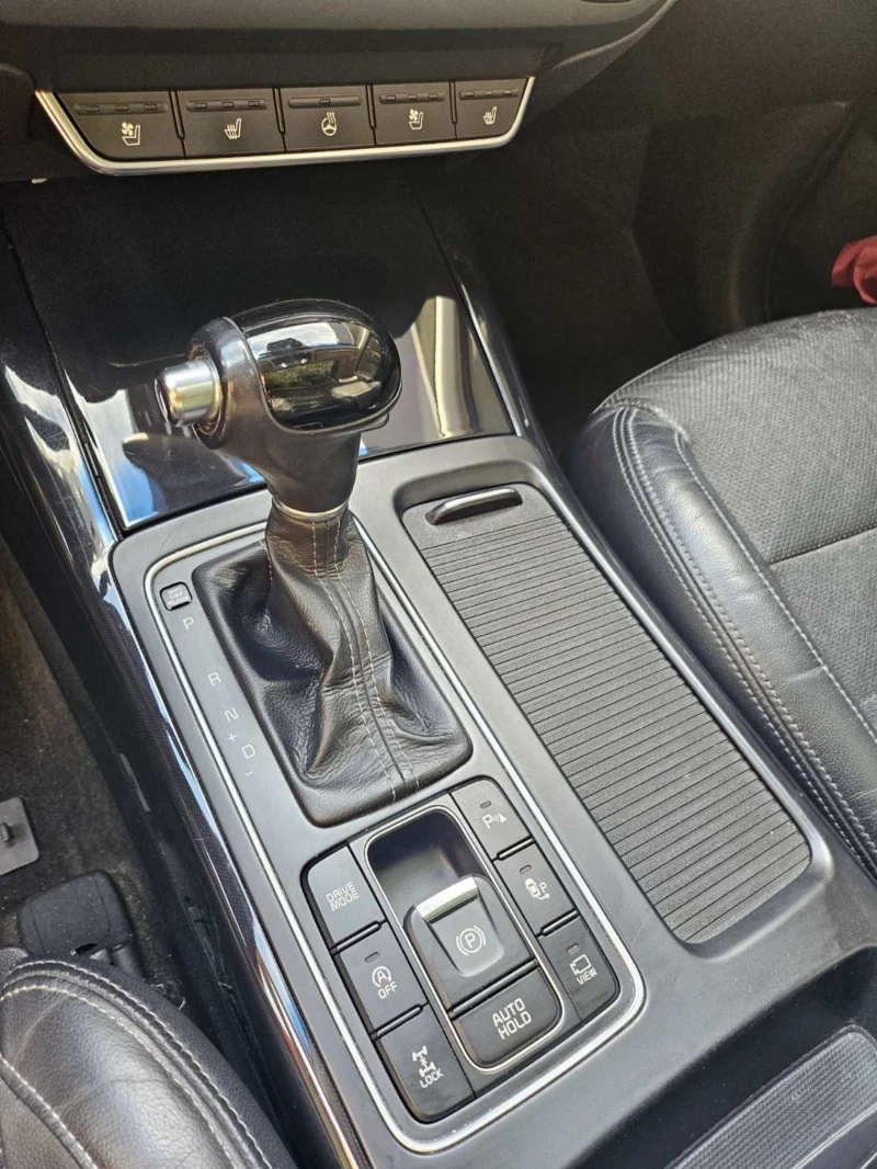 Kia Sorento 2.2 CRDI 4x4 PLATINUM, снимка 16 - Автомобили и джипове - 52566803