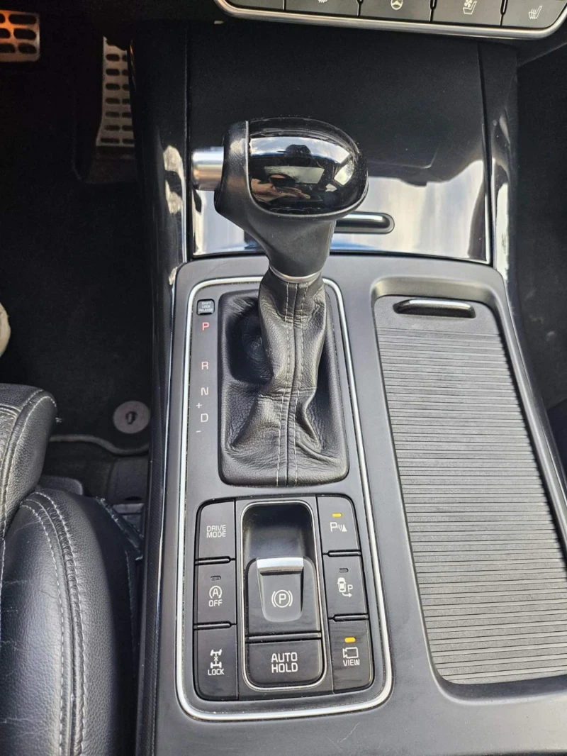 Kia Sorento 2.2 CRDI 4x4 PLATINUM, снимка 11 - Автомобили и джипове - 52566803
